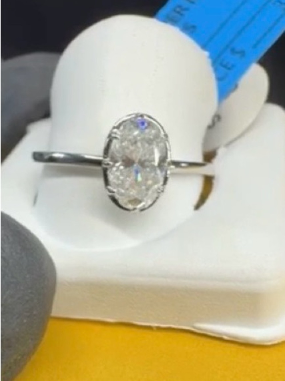Classic Oval-Cut Moissanite 1CT SIZE 8 Ring Sterling Silver